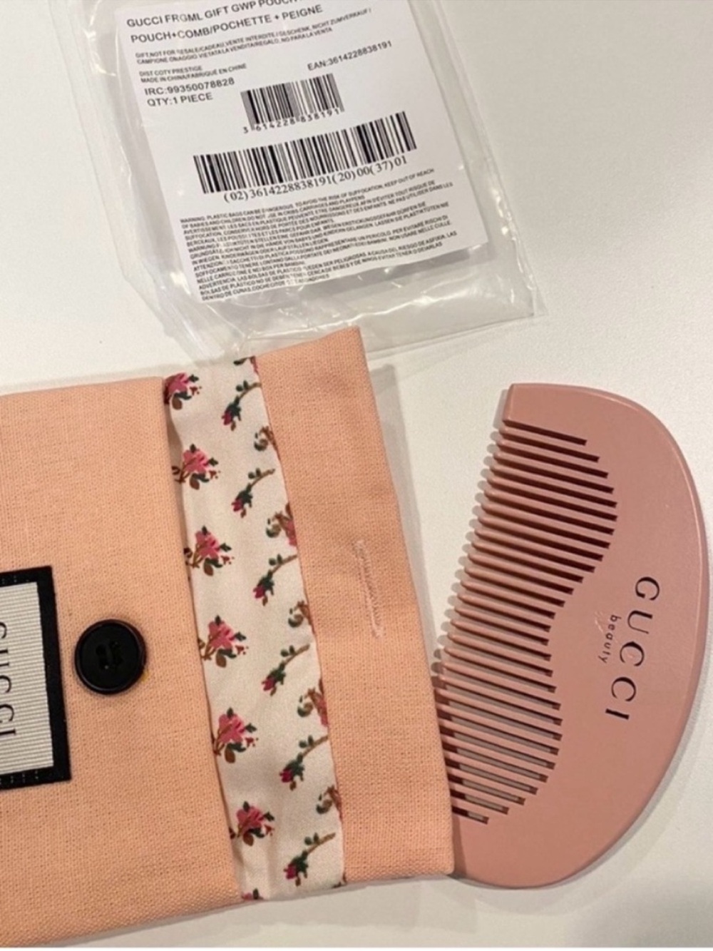 Gucci beauty gift comb set